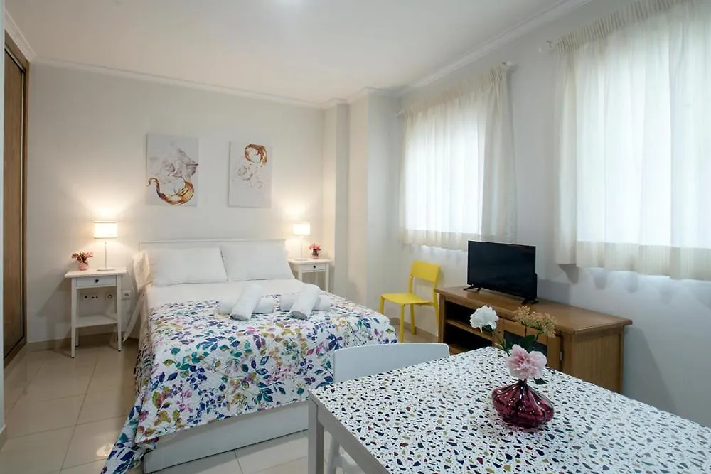 Apartamentos Amat - Only Adult - Playa El Bajondillo Torremolinos 0*,